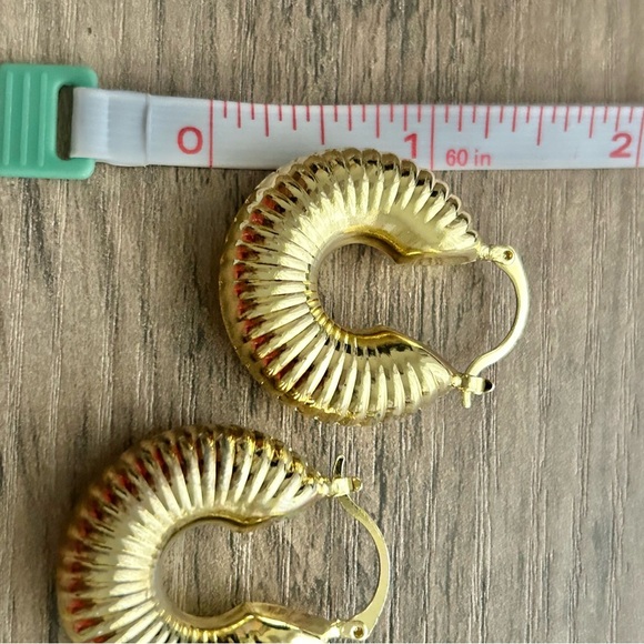 18K Gold Plated Chunky Gold Hoop Earrings - Picture 4 of 4